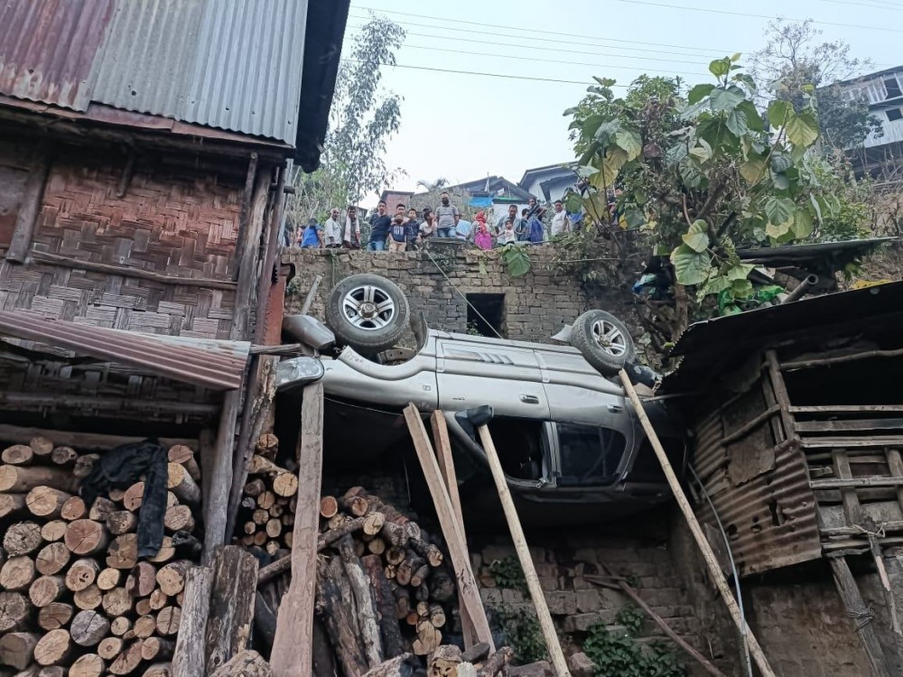 A Tata Safari met with an accident at Penli Ward in Mokokchung town on March 16. According to sources, the driver lost control due to brake failure. Both the driver and the passenger sustained only minor injuries. (Photo Courtesy: nokinketer.com)